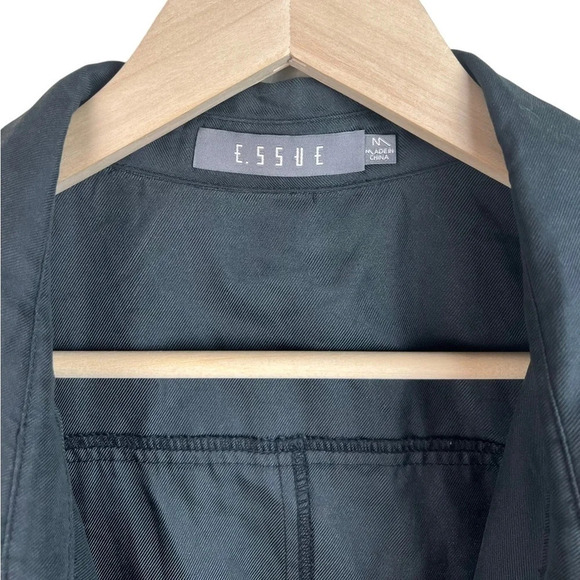 E. SSUE • Black Vest - Picture 6 of 12